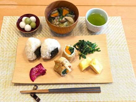 Onigiri & Traditional Dishes Cooking Class