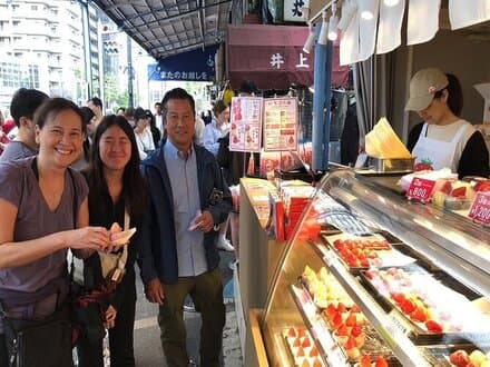 People in front of a shop -  Unveiling Tokyo Tsukiji Best Fish Market A Food Lover's Paradise